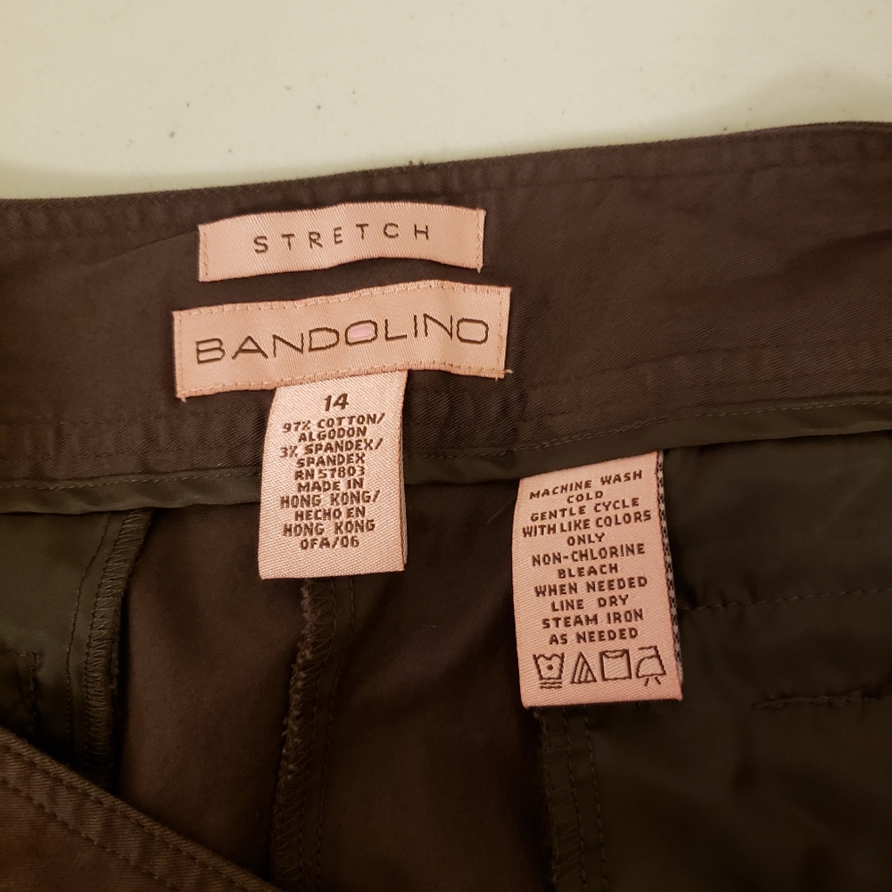 Bandolino Women's Brown Capris like new - Picture 2 of 3